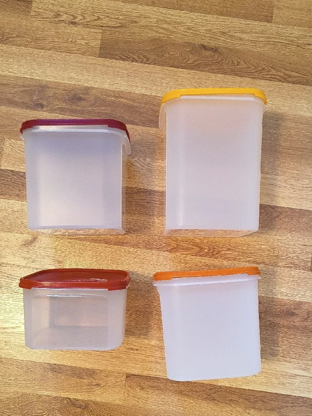 1983 Tupperware Set